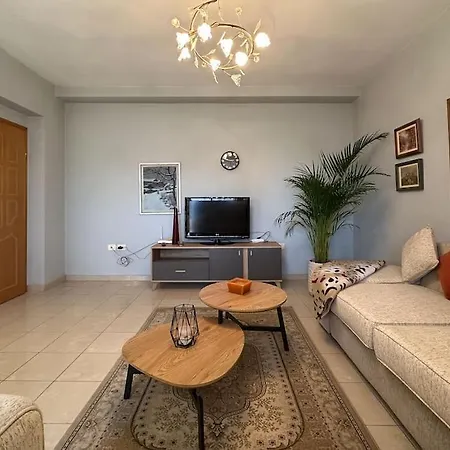 Skanderbeg Square Center Apartman *