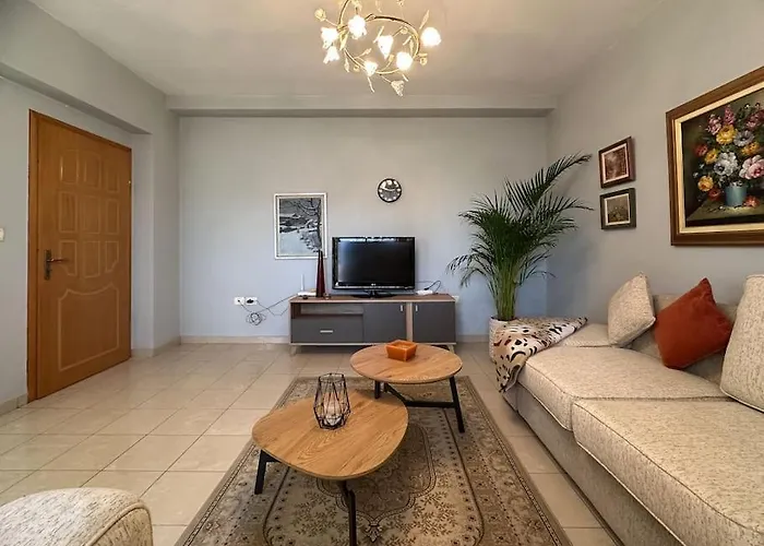 Skanderbeg Square Center Apartman *