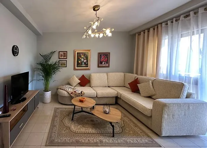 Skanderbeg Square Center *